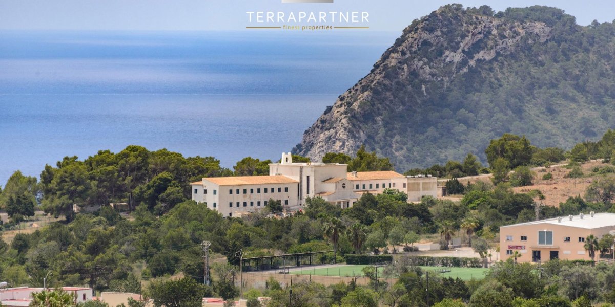 Villa with spectacular panoramic sea views