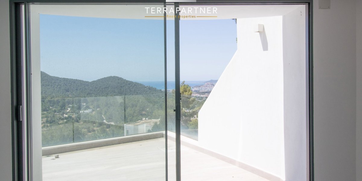 Completely renovated luxury villa with breathtaking views to the sea and to Dalt Vila