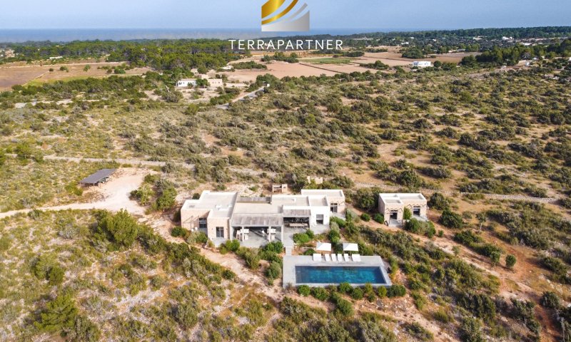 STUNNING SEA VIEW PROPERTY WITH GUEST HOUSE ON FORMENTERA